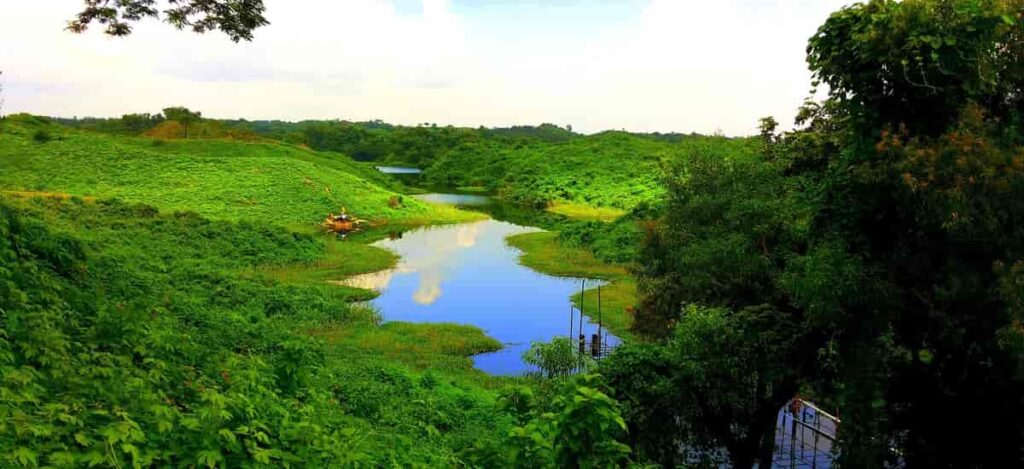 top 10 romantic place in Chittagong Bhatiary Lake