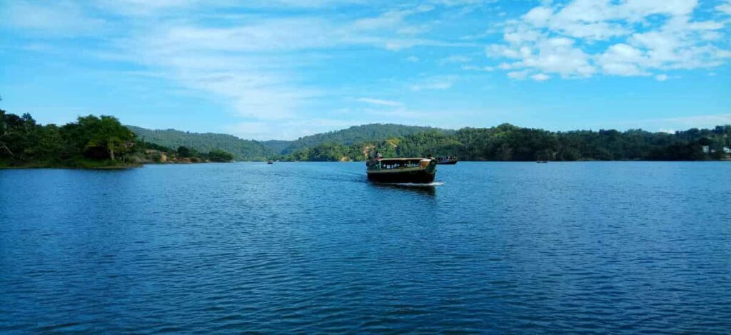 top 10 romantic place in Chittagong Kaptai Lake